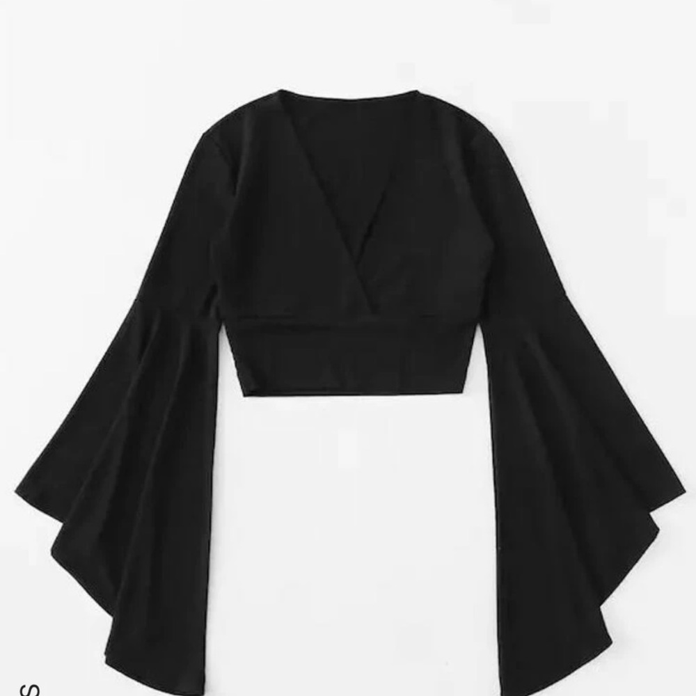 Women’s Plus Flounce Sleeve Crop